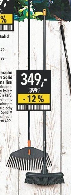 Hrabě zahradní Fiskars Solid na listí