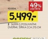 2. SKŘÍŇ S POSUVNÝMI DVEŘMI, ŠÍŘKA CCA 215 CM