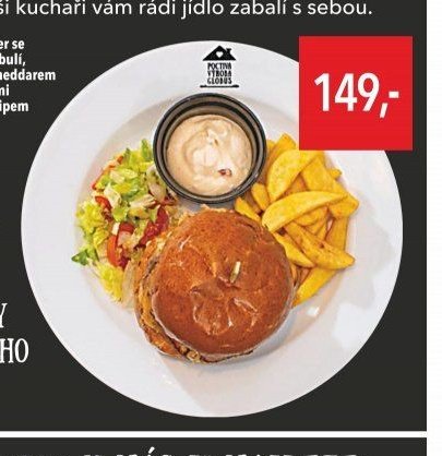 Hovězí burger se smaženou cibulí, slaninou a cheddarem se steakovými hranolky s dipem