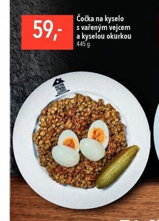 Čočka na kyselo s vařeným vejcem a kyselou okurkou