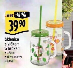 Sklenice s víčkem a otvorem na brčko