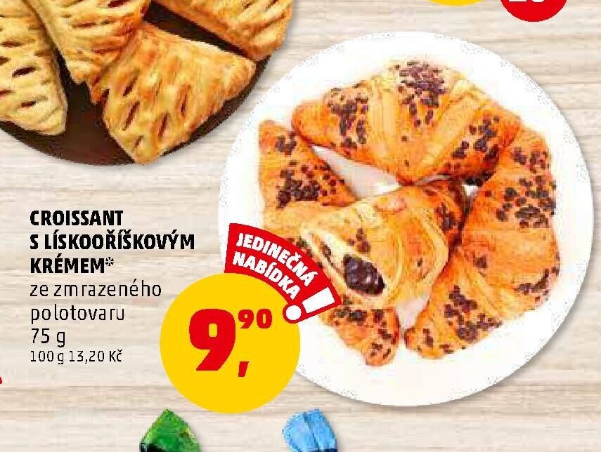 CROISSANT S LÍSKOOŘÍŠKOVÝM KRÉMEM