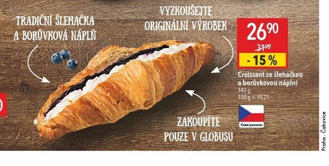 Croissant se šlehačkou a borůvkovou náplní