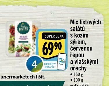 Mix listových salátů s kozím sýrem, červenou řepou a vlašskými ořechy