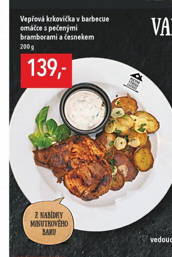 Vepřová krkovička v barbecue omáčce s pečenými bramborami a česnekem