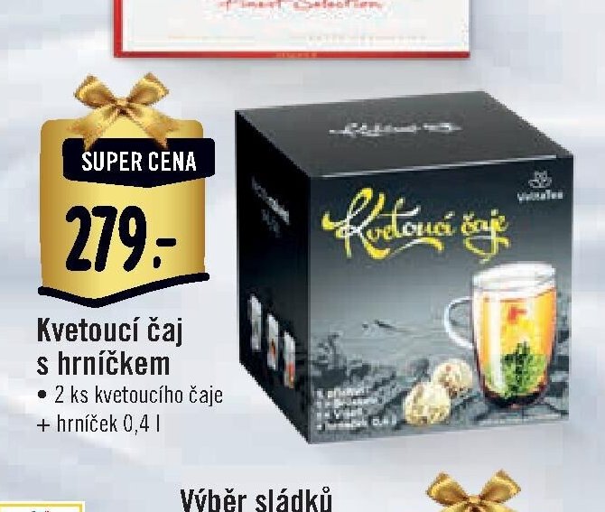 Kvetoucí čaj s hrníčkem