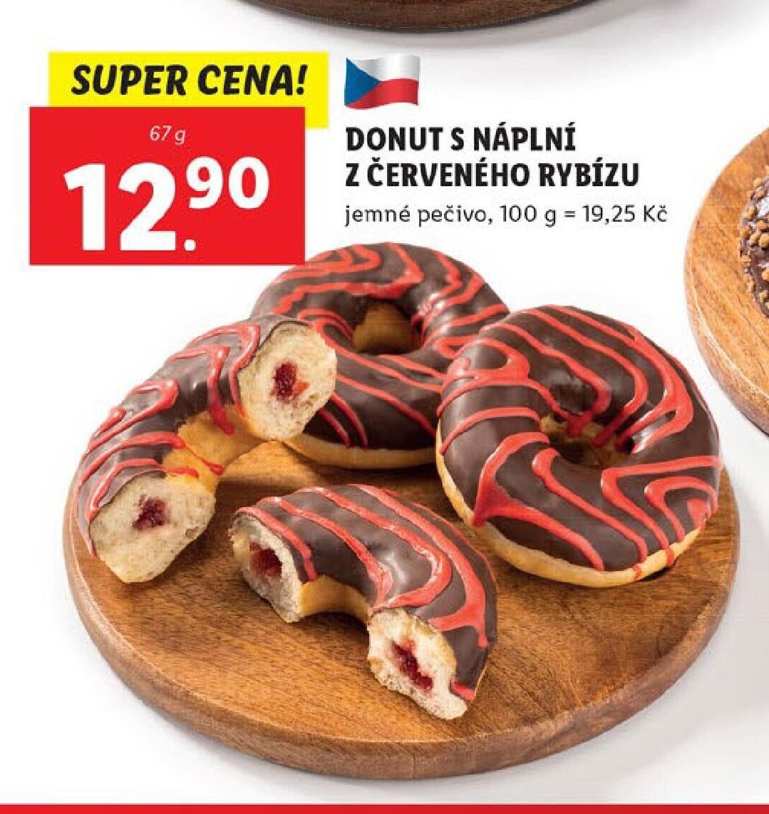 Donut s náplní z červeného rybízu