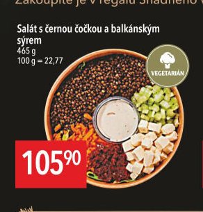 Salát s černou čočkou a balkánským sýrem