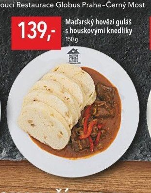 Maďarský hovězí guláš s houskovými knedlíky
