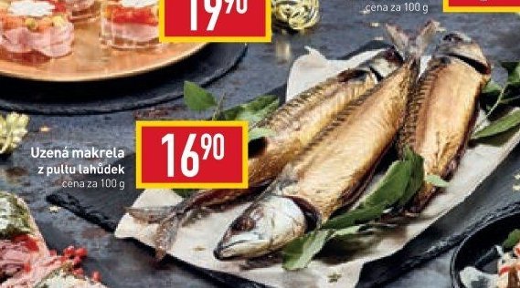 Uzená makrela z pultu lahůdek
