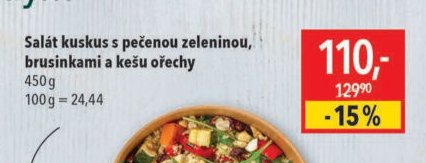 Salát kuskus s pečenou zeleninou, brusinkami a kešu ořechy