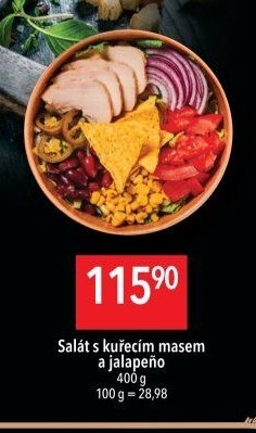 Salát s kuřecím masem a jalapeňo