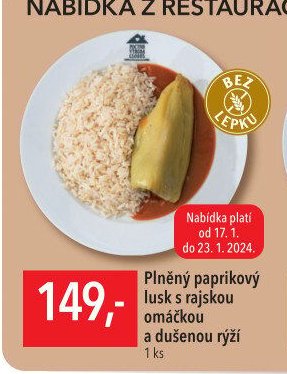 Plněný paprikový lusk s rajskou omáčkou a dušenou rýží