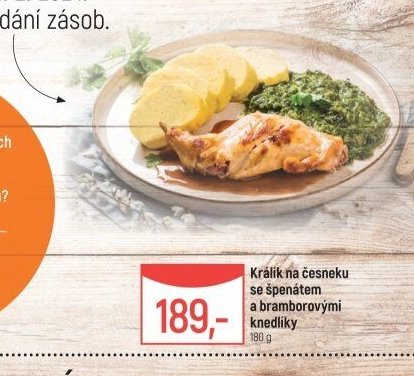 Králík na česneku se špenátem a bramborovými knedlíky