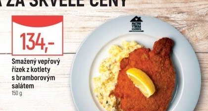 Smažený vepřový řízek z kotlety s bramborovým salátem