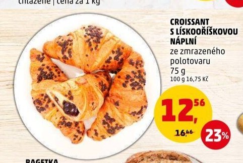 Croissant s lískooříškovou náplní