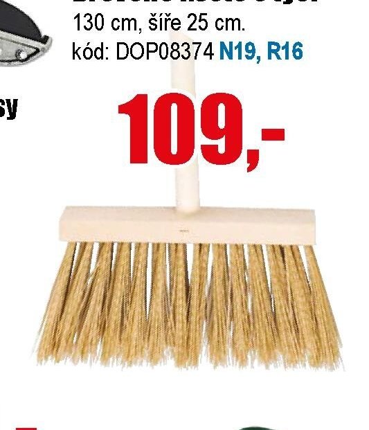 Dřevěné koště s tyčí