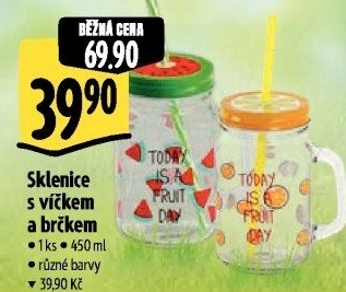 Sklenice s víčkem a otvorem na brčko