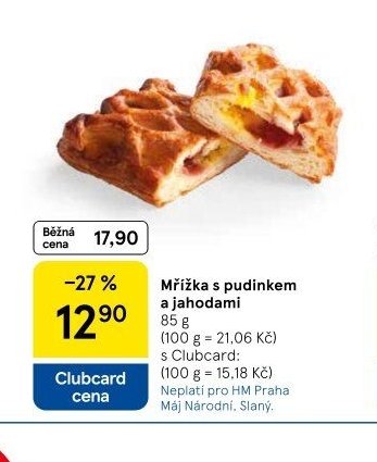 Mřížka s pudinkem a jahodami