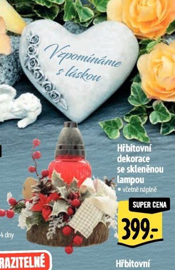 Hřbitovní dekorace se skleněnou lampou