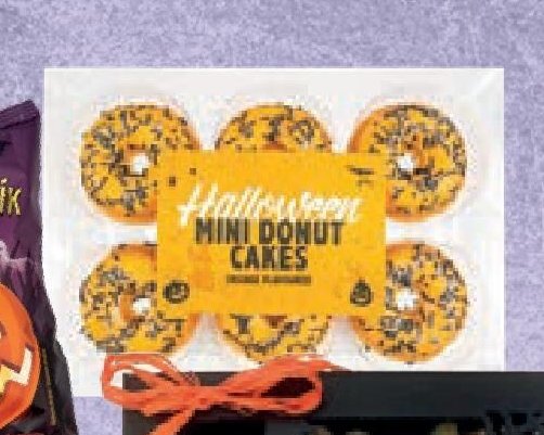 Halloween mini donut cakes
