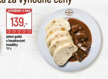 Jelení guláš s houskovými knedlíky