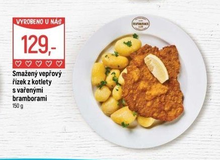 Smažený vepřový řízek z kotlety s vařenými bramborami
