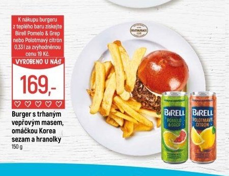 Burger s trhaným vepřovým masem, omáčkou Korea sezam a hranolky