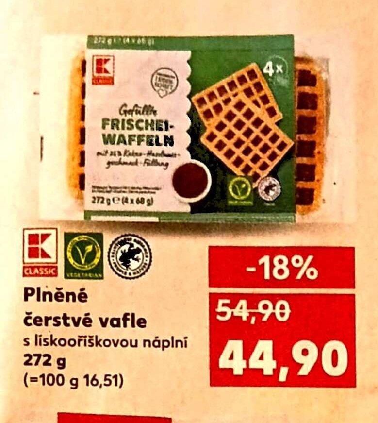 Plněné čerstvé vafle s lískooříškovou náplní