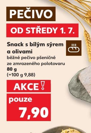Snack s bílým sýrem a olivami