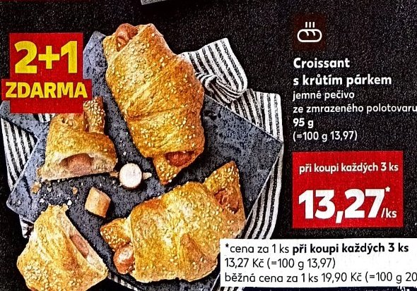 Croissant s krůtím párkem