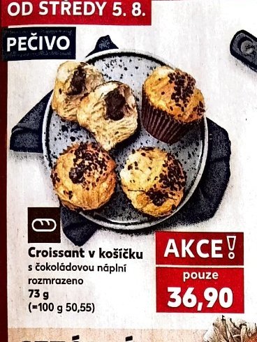 Croissant v košíčku s čokoládovou náplní