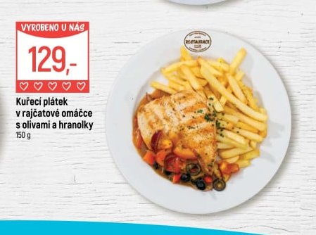 Kuřecí plátek v rajčatové omáčce s olivami a hranolky