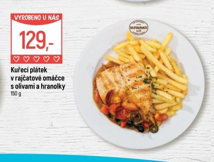 Kuřecí plátek v rajčatové omáčce s olivami a hranolky
